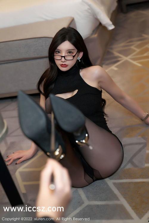 国产精品白酱美女视频,视觉盛宴，一睹为快！